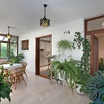 Rooms Besker 3*