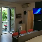 Rooms Besker