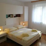 Rooms Besker